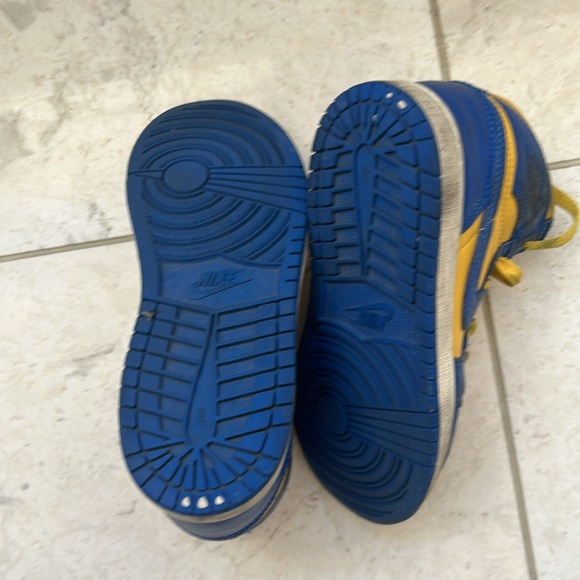 Jordan 1 Retro High OG (Little Kids) - Picture 10 of 10